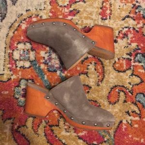 Lucky Brand Gray/Silver Yeats Clogs
